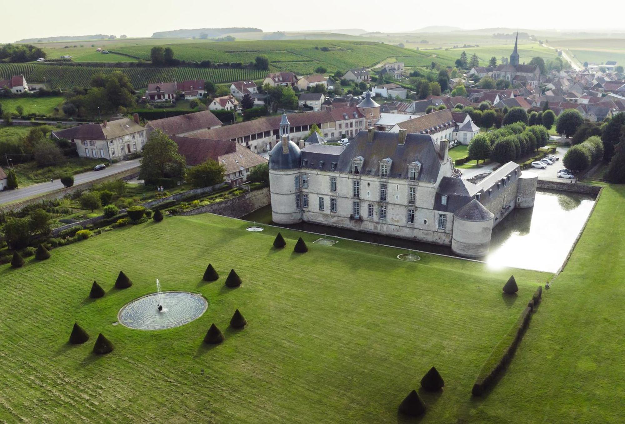 Le Chateau D'Étoges Exteriér fotografie