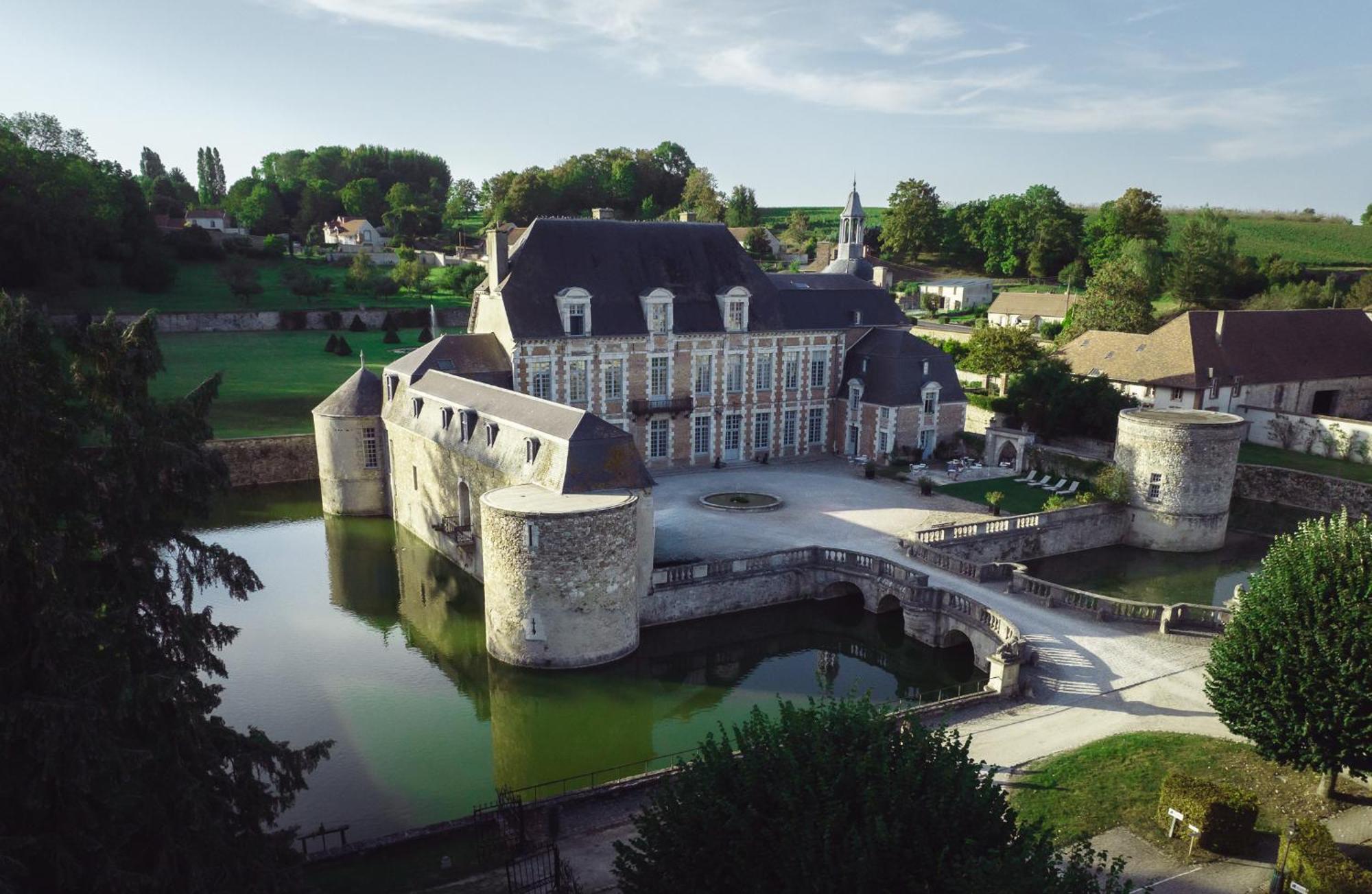 Le Chateau D'Étoges Exteriér fotografie